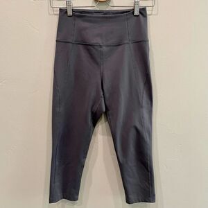 Girlfriend Collective High-Rise Gray Crop Leggings - Size: Small